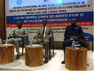 BUDGETS PUBLICS ET GOUVERNANCE